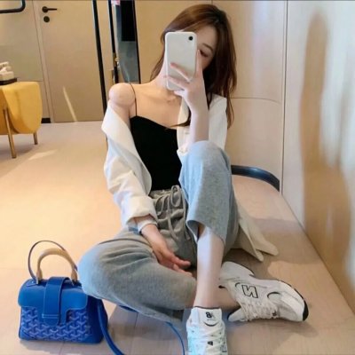 飞女欲潮